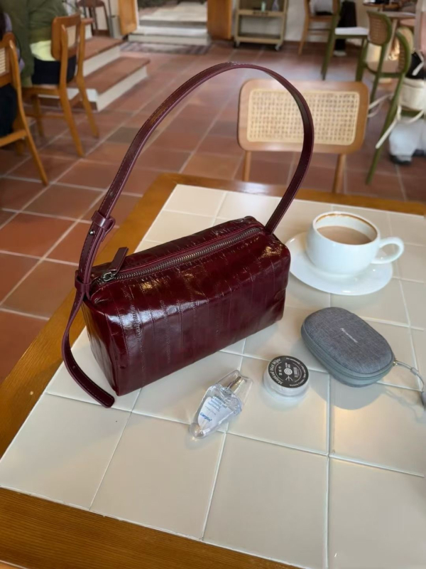 Geantă de umăr crossbody din piele de nivel superior, închidere magnetică, buzunar ascuns cu fermoar