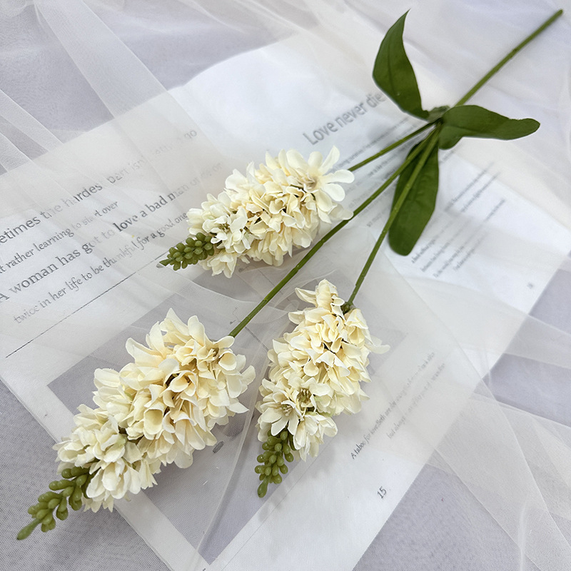 Háromágú mesterséges virágok selyemszövetből, esküvői és fotórekvizitumokra, Yulong márka, variáns 84685