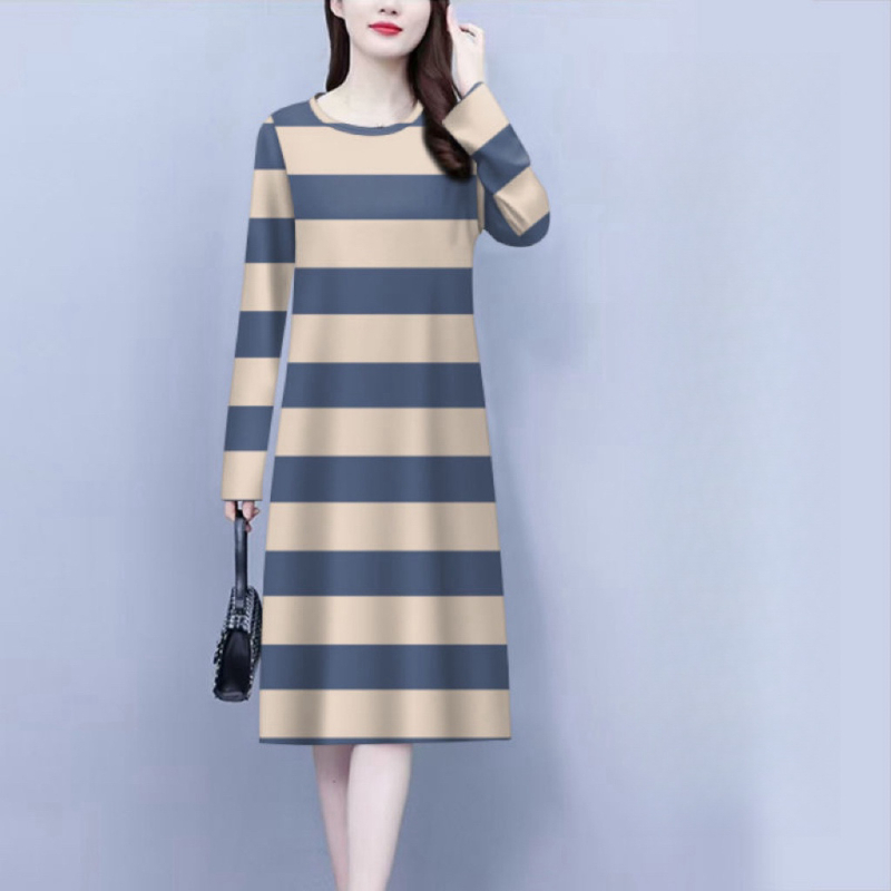 Šaty A-line so vzorom prúžkov, stredná dĺžka, dlhé rukávy, okrúhly výstrih