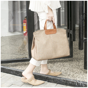 Damska torba za dokumente – korejski stil, profesionalna, velika zapremina, Oxford plat; Materijal: Silk Flower; Stil: ramena/crossbody; Oblik: desni trapez; Otvaranje: poklopac