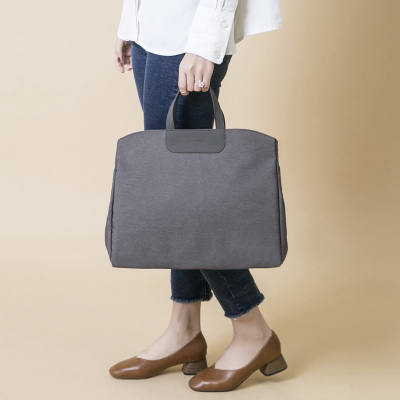 Damska torba za dokumente – korejski stil, profesionalna, velika zapremina, Oxford plat; Materijal: Silk Flower; Stil: ramena/crossbody; Oblik: desni trapez; Otvaranje: poklopac