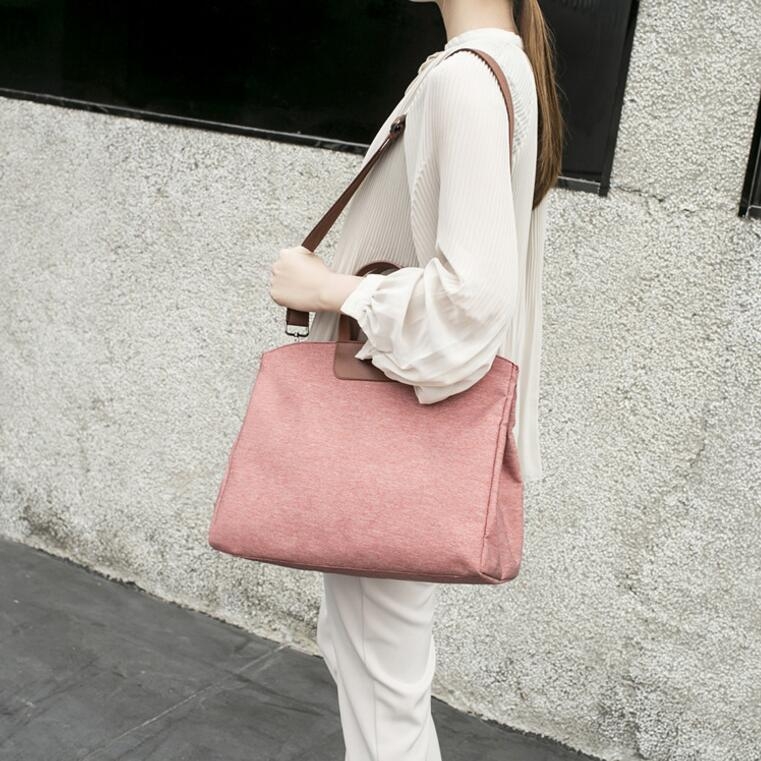 Damska torba za dokumente – korejski stil, profesionalna, velika zapremina, Oxford plat; Materijal: Silk Flower; Stil: ramena/crossbody; Oblik: desni trapez; Otvaranje: poklopac