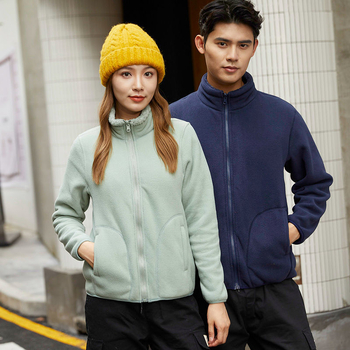 Uniszex téli kétoldalas fleece dzseki, szélvédett, szintetikus rostok keverékéből.