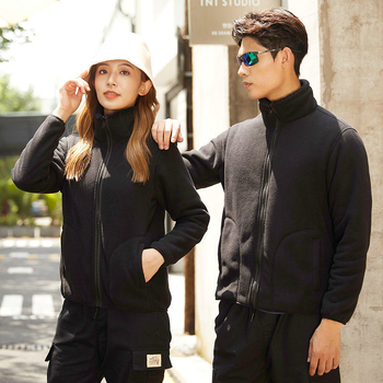 Uniszex téli kétoldalas fleece dzseki, szélvédett, szintetikus rostok keverékéből.