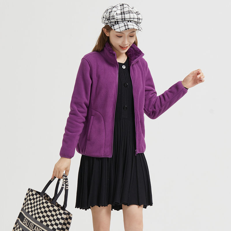 Uniszex téli kétoldalas fleece dzseki, szélvédett, szintetikus rostok keverékéből.