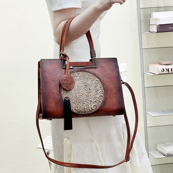 PU Tote torba s kožnom graviranom ukrasom, horizontalan kvadratni oblik, zatvaranje zipom, unutarnji džepovi sa zipom i džep za telefon