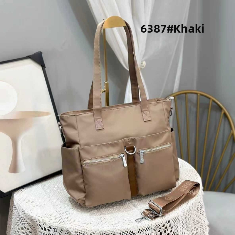 Γυναικεία τσάντα crossbody από Oxford ύφασμα, οριζόντια τετράγωνη μορφή, κλείσιμο με φερμουάρ, διπλό λουρί ώμου, εσωτερικές θήκες: φερμουάρ, θήκη για κινητό και ταυτότητα