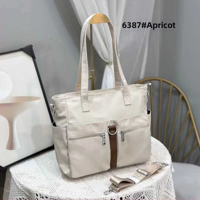 Γυναικεία τσάντα crossbody από Oxford ύφασμα, οριζόντια τετράγωνη μορφή, κλείσιμο με φερμουάρ, διπλό λουρί ώμου, εσωτερικές θήκες: φερμουάρ, θήκη για κινητό και ταυτότητα