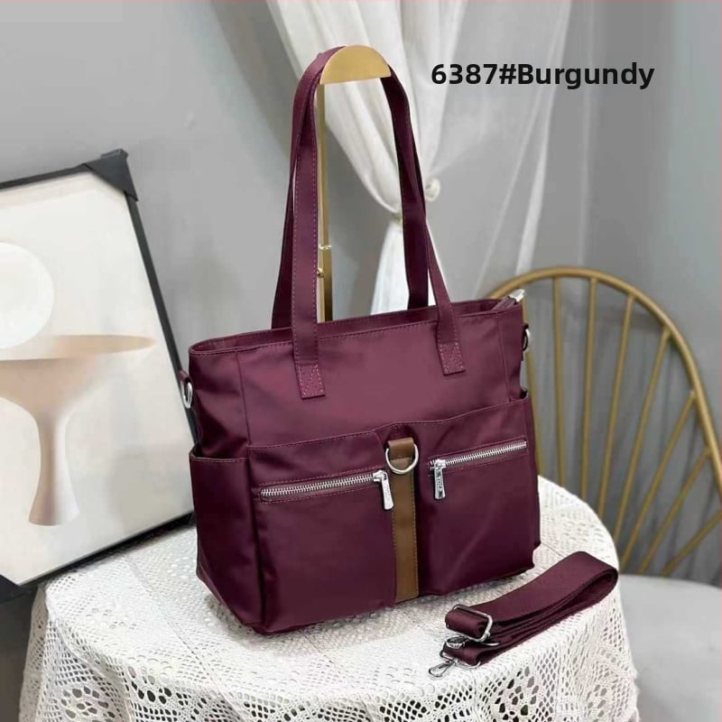 Γυναικεία τσάντα crossbody από Oxford ύφασμα, οριζόντια τετράγωνη μορφή, κλείσιμο με φερμουάρ, διπλό λουρί ώμου, εσωτερικές θήκες: φερμουάρ, θήκη για κινητό και ταυτότητα