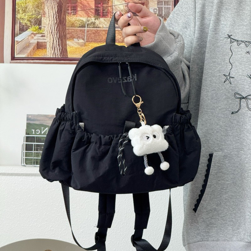 Rucsac pentru studenți – minimalist din nylon, buzunar pentru laptop, fermoar, pentru navetă zilnică și călătorii ușoare