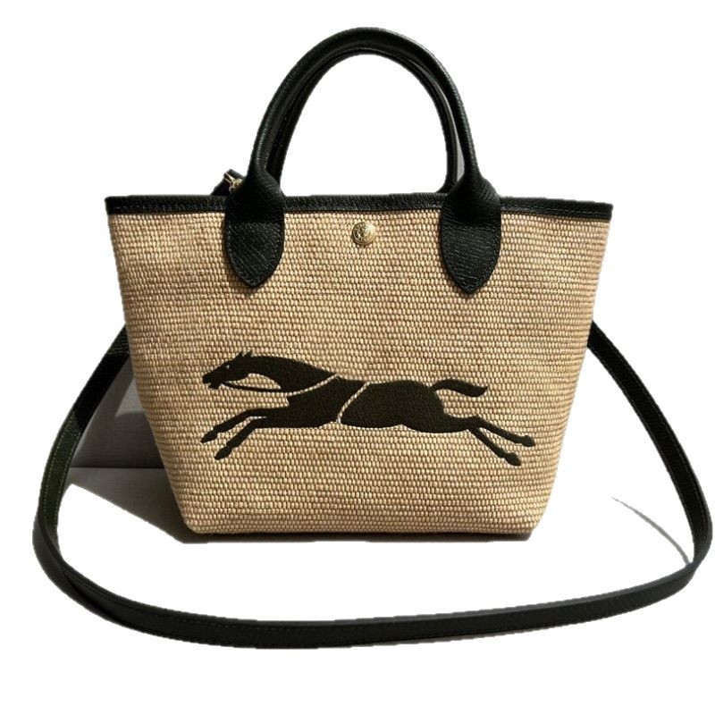 Τσάντα από ψάθα σε σχήμα κουβά, με έναν ιμάντα στον ώμο, μαγνητικό κούμπωμα, εσωτερική θήκη για κινητό, τρισδιάστατη σιλουέτα