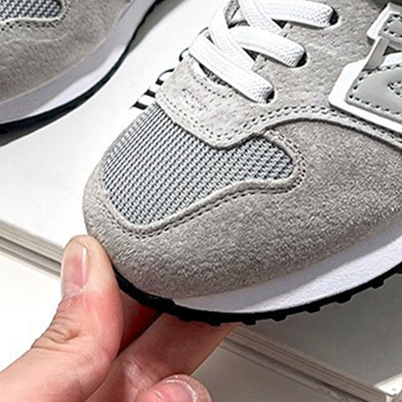 Detské športové tenisky s Velcro zapínaním, zvršok z pravej kože, podrážka z gumy, priedušné a protišmykové