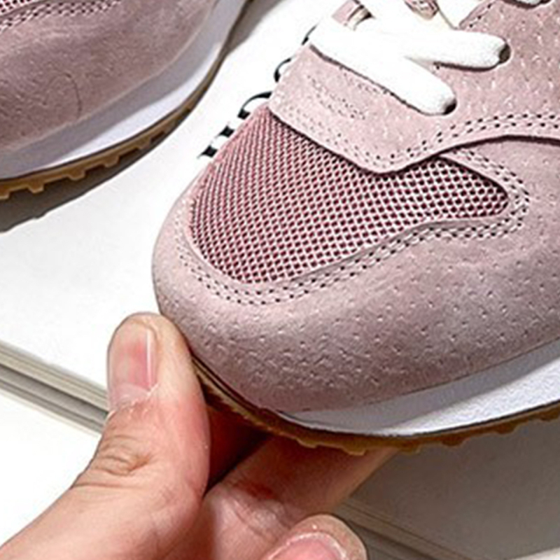 Detské športové tenisky s Velcro zapínaním, zvršok z pravej kože, podrážka z gumy, priedušné a protišmykové