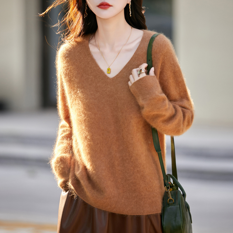 Kapucnis kötött pulóver, laza szabás, gyapjú-kasmír keverék, hosszú ujjú, V-nyakú