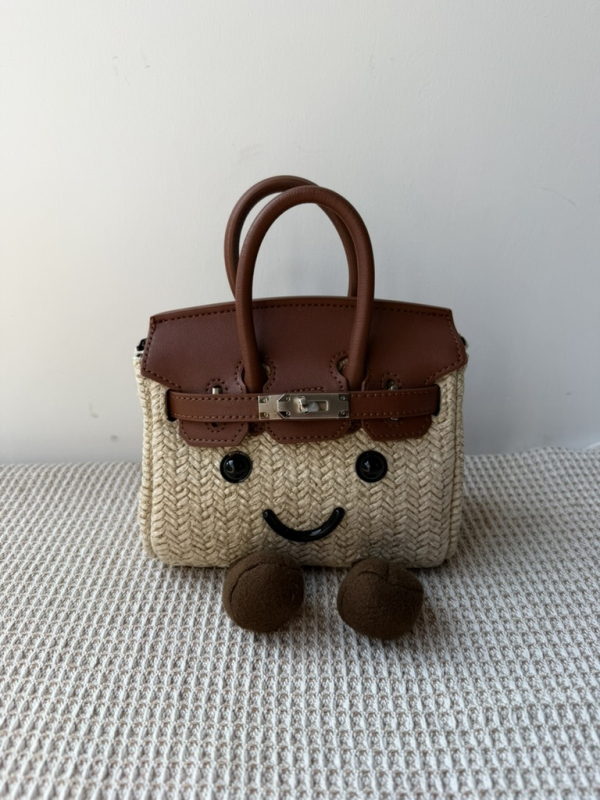 Pliš Crossbody torba, horizontalni pravokutni oblik, otvaranje šnurlom, podstava od kože goveda