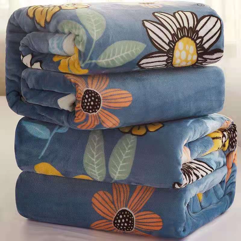 Pătură din fleece coral, fibră de poliamidă, potrivită pentru toate sezoanele, ușoară, sub 300 g.