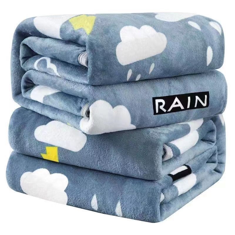 Pătură din fleece coral, fibră de poliamidă, potrivită pentru toate sezoanele, ușoară, sub 300 g.