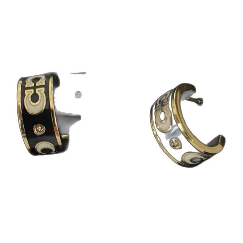 Σκουλαρίκια από χαλκό με λογότυπο C, εμαγιέ, σχέδιο γραμμάτων, τεχνολογία Seiko, καταγωγή Γκουανγκζού, άνοιξη 2025