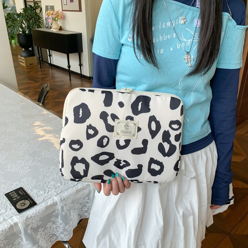 Leopard mintás védőtaszka tabletához és noteszgéphez — kopásálló, poliészter anyag, poliészter bélés, utcai divat stílus