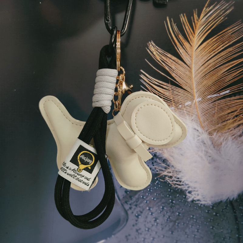 Κλειδοθήκη σκύλου από τεχνητό δέρμα — μοτίβο ζωικού χαρακτήρα, μάρκα Zug, κωδ. 1325584, ημι-χειροποίητη κατασκευή