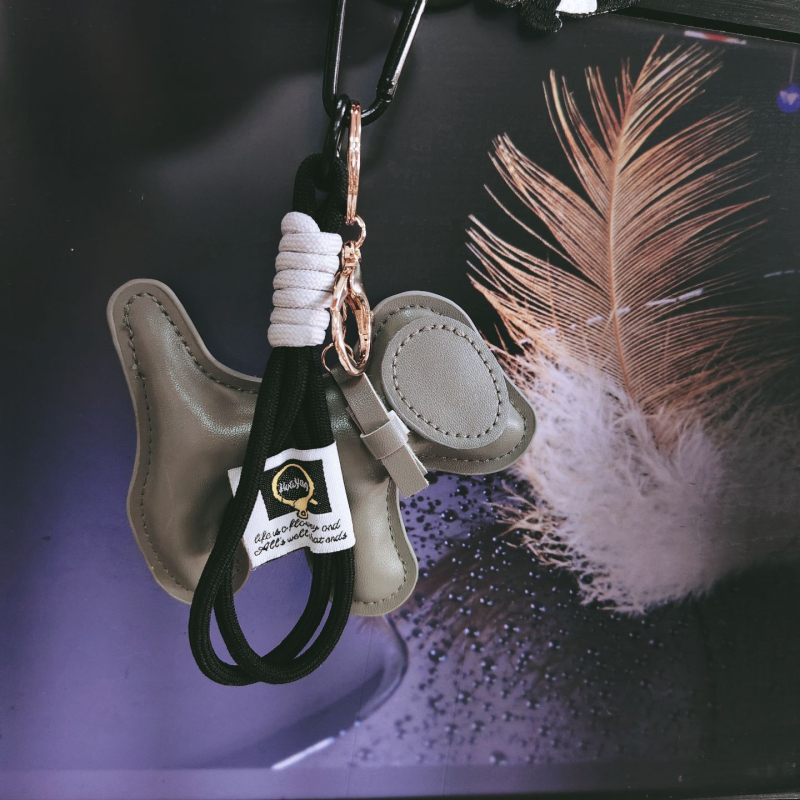 Κλειδοθήκη σκύλου από τεχνητό δέρμα — μοτίβο ζωικού χαρακτήρα, μάρκα Zug, κωδ. 1325584, ημι-χειροποίητη κατασκευή