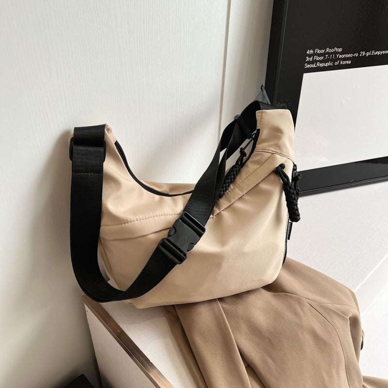 Női Oxford anyagú oldaltáska, alak dumpling, dumpling buns stílus, cipzáras zárás, márka nélküli