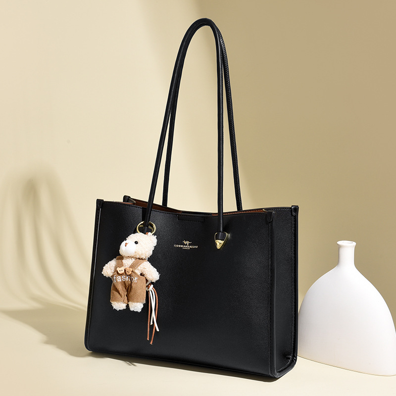 PU bőr tote táska, városi minimalist stílus, vízszintes négyzet alakú forma, cipzáras nyitás, belső cipzáras zseb