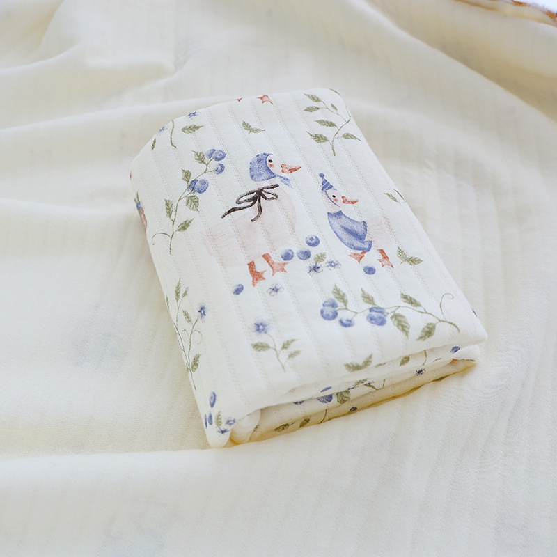 Бебешка памучна обвивка за увиване – Карикатурен принт, 100% памук, за новородени (0–12 месеца), подходяща за пролетно–есенен период