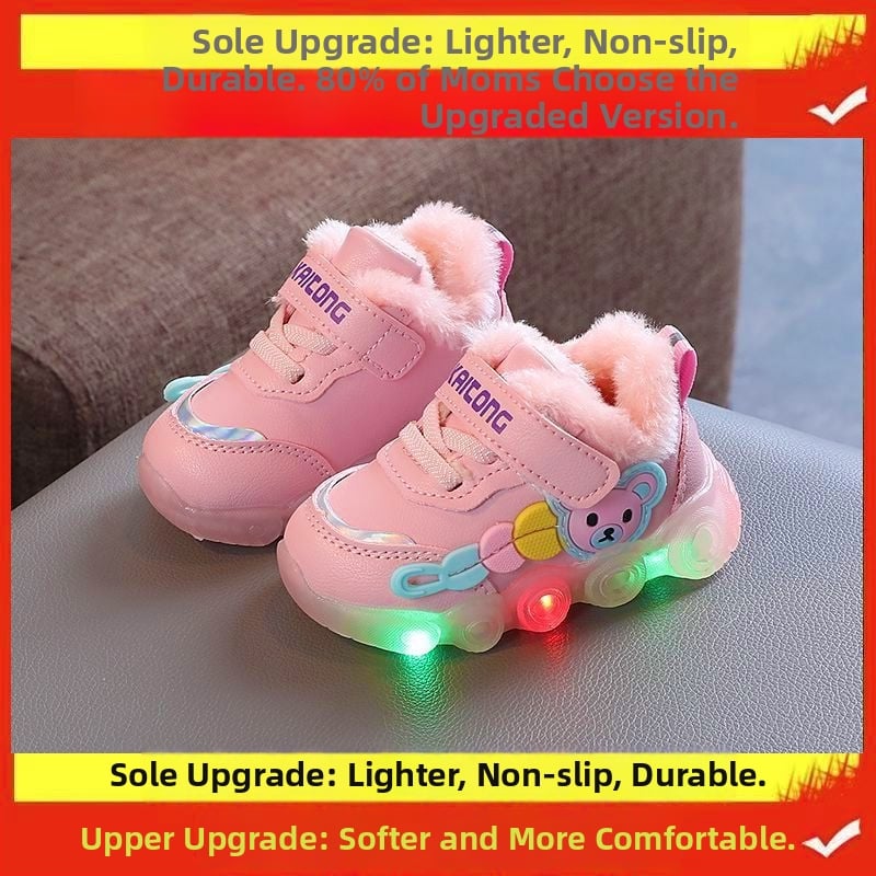 Kisgyermekek részére futócipő rajzfilmszerű mintával, téli, csúszásmentes talp, forgó gombos zárás, műanyag talp