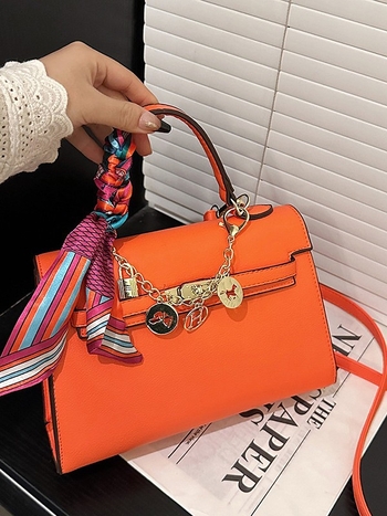 PU táska zárózárral, vízszintes négyszög alakú, belső telefontartó zseb, béleletlen, városi minimalist stílus