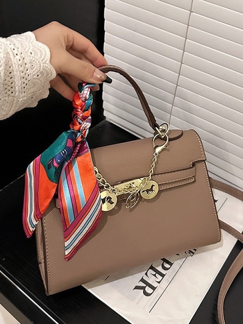 PU táska zárózárral, vízszintes négyszög alakú, belső telefontartó zseb, béleletlen, városi minimalist stílus