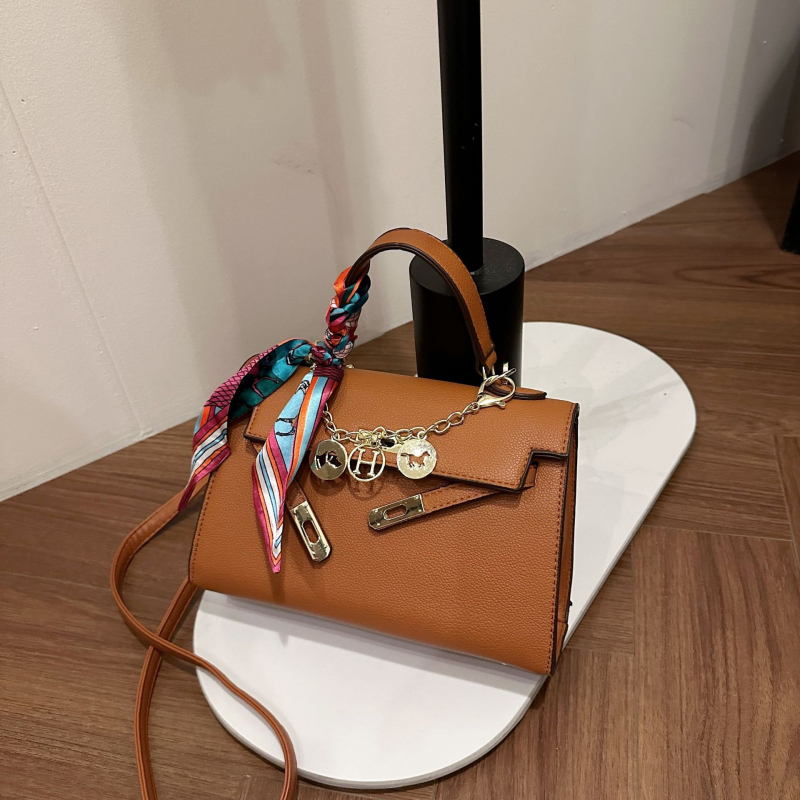 PU táska zárózárral, vízszintes négyszög alakú, belső telefontartó zseb, béleletlen, városi minimalist stílus