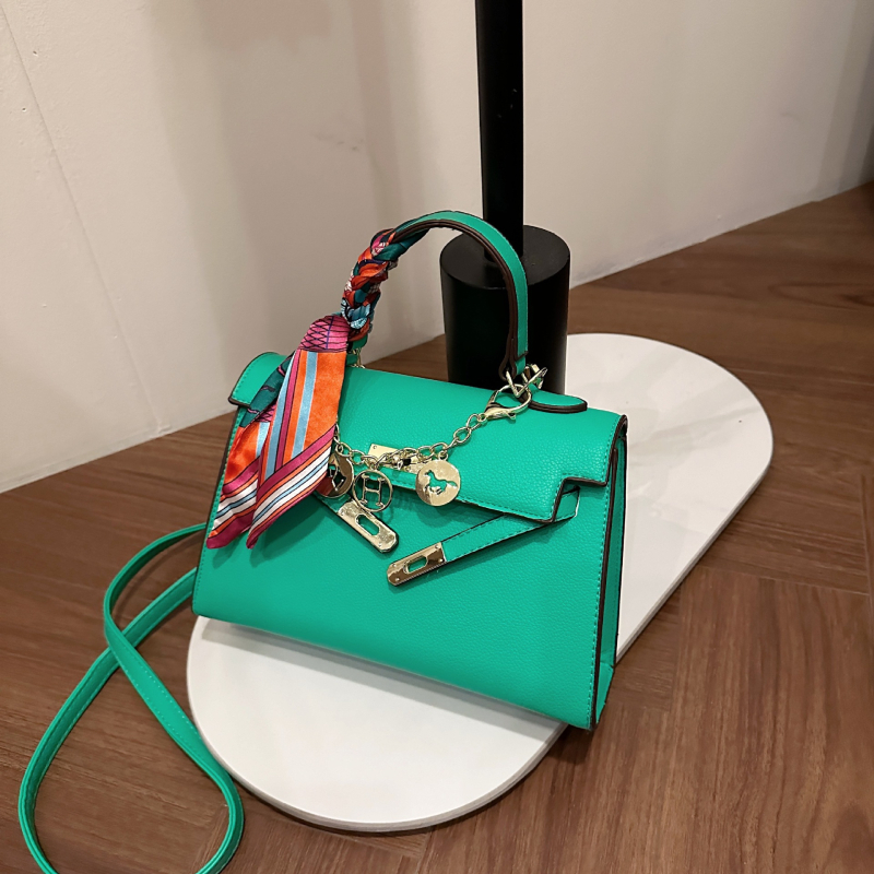 PU táska zárózárral, vízszintes négyszög alakú, belső telefontartó zseb, béleletlen, városi minimalist stílus