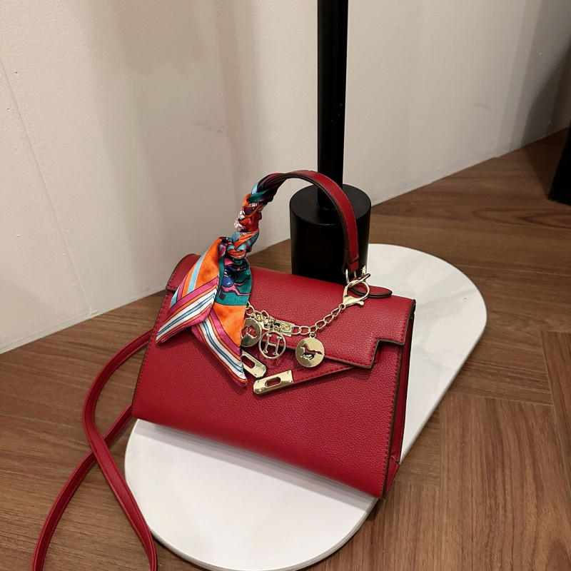 PU táska zárózárral, vízszintes négyszög alakú, belső telefontartó zseb, béleletlen, városi minimalist stílus