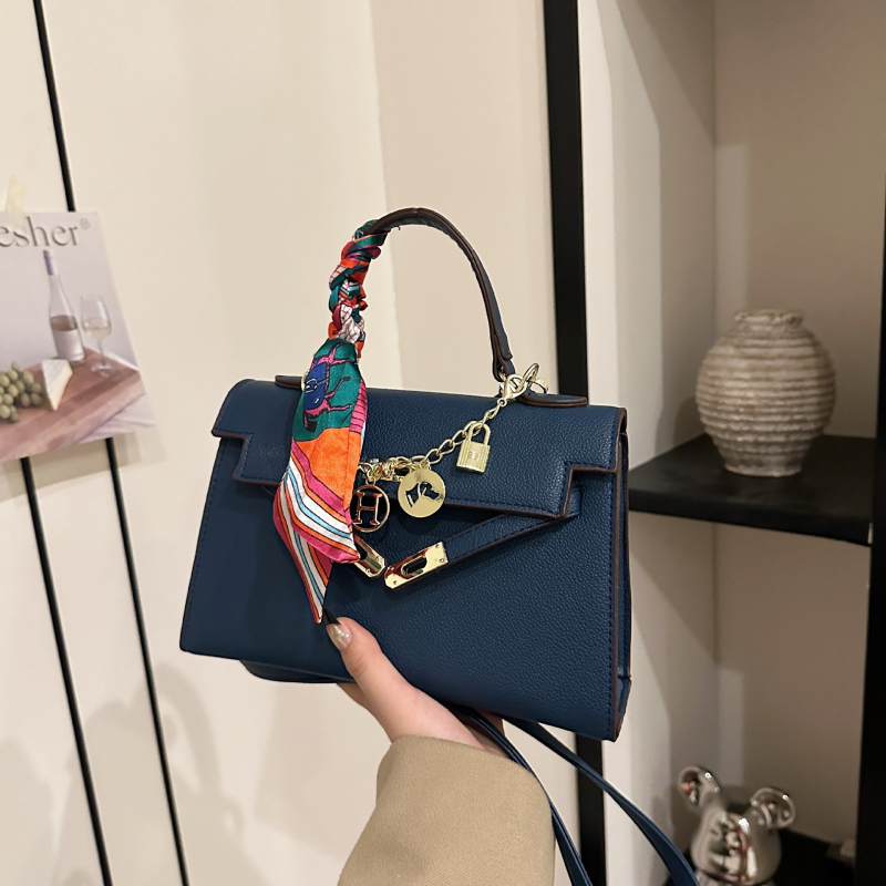 PU táska zárózárral, vízszintes négyszög alakú, belső telefontartó zseb, béleletlen, városi minimalist stílus