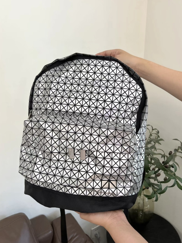 BAOBAO silikónový ruksak, geometrické prešívanie, unisex, vhodný pre 14-palcový notebook, objem do 20 L, mestský minimalistický štýl