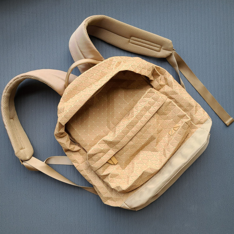 BAOBAO silikónový ruksak, geometrické prešívanie, unisex, vhodný pre 14-palcový notebook, objem do 20 L, mestský minimalistický štýl