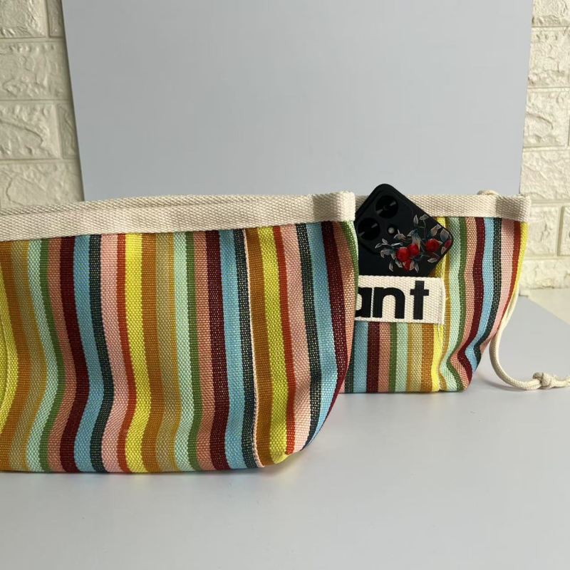 PVC kozmetikai táska betűs mintával, bélés nélküli, légáteresztő és bővíthető, nőknek