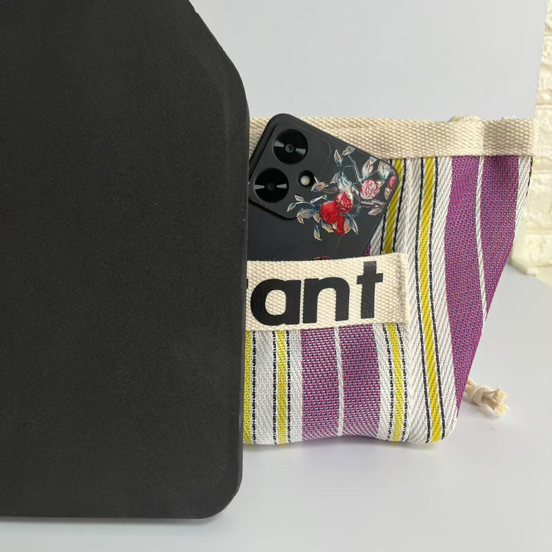 PVC kozmetikai táska betűs mintával, bélés nélküli, légáteresztő és bővíthető, nőknek