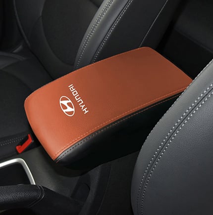 Husă din piele pentru cotiera centrală Hyundai ix35 (2010–2020); Material: Piele; Model: Hyundai ix35; Compatibilitate: ix35 2010–2020; Greutate: 100 g; Personalizare disponibilă