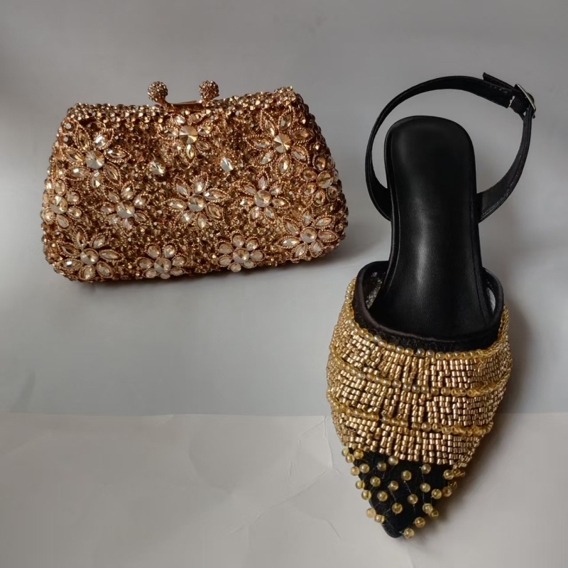 Дамски сандали с кристали, остър нос, горна част от раздвоена кожа, закопчаване с катарама, PU подплата, 3–6 см среден клин