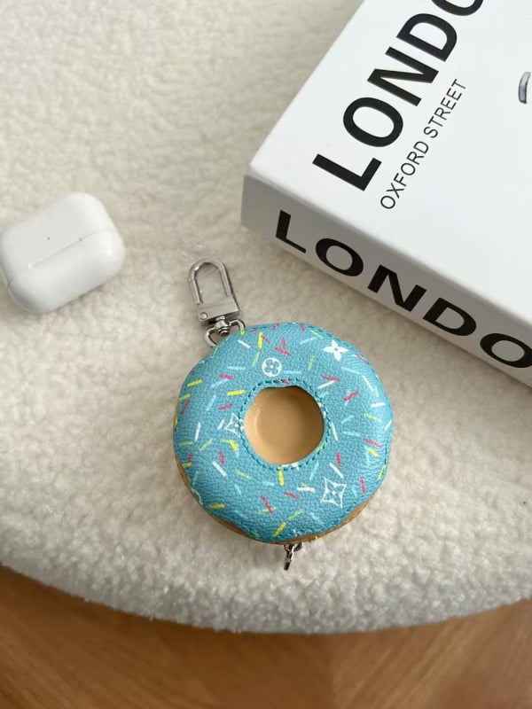 Κρεμαστό για τσάντα με μοτίβο ντόνατ από γνήσιο δέρμα – χαρακτική, φυσικό στυλ, φθινοπωρινή έκδοση 2025