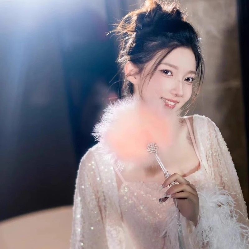 Halat cu evantai din pene albe, mireasă în stil chinezesc, recuzită pentru fotografii de nuntă și dans antic (Brand: Unique; Tip: Other; Greutate produs: Other; Pachet: Other)