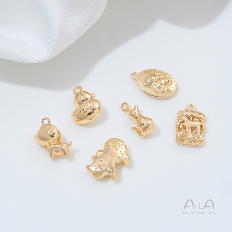 Μενταγιόν – προστασία χρωμάτων 14K χρυσού, κράμα με επικάλυψη ασημί/χρυσό, μοτίβο γάτας, αυθεντικός σχεδιασμός, Φθινόπωρο 2025