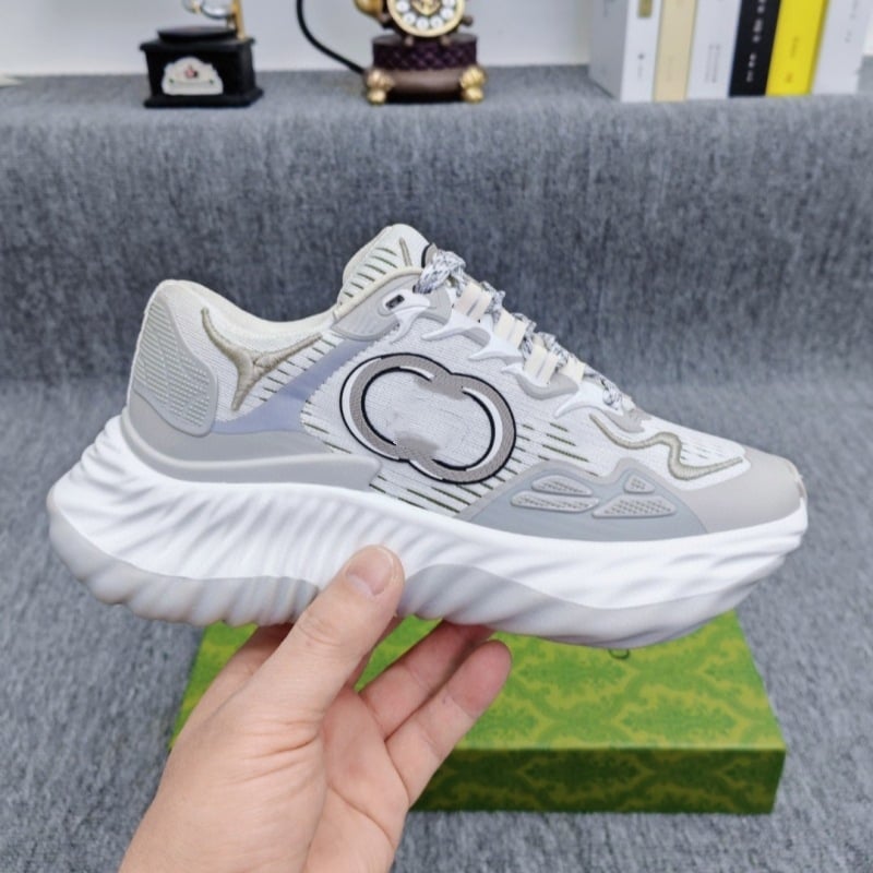 Unisex αθλητικά παπούτσια με αυξημένη σόλα, επάνω μέρος από δέρμα και δικτυωτό, κορδόνια, κυματοειδές σχέδιο