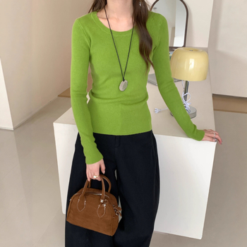 Γυναικείος πλεκτός πουλόβερ με κουκούλα, μεσαία πυκνότητα, χαμηλό στρογγυλό ντεκολτέ, μακριά μανίκια