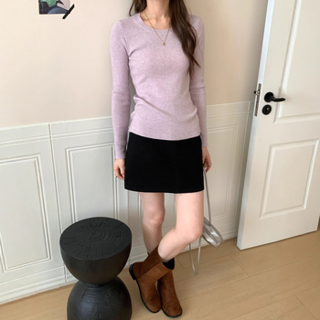 Γυναικείος πλεκτός πουλόβερ με κουκούλα, μεσαία πυκνότητα, χαμηλό στρογγυλό ντεκολτέ, μακριά μανίκια