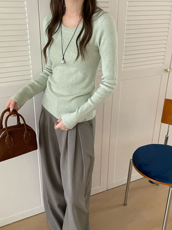 Γυναικείος πλεκτός πουλόβερ με κουκούλα, μεσαία πυκνότητα, χαμηλό στρογγυλό ντεκολτέ, μακριά μανίκια