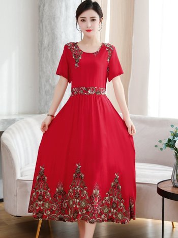 Šaty z viskózovej látky s kvetinovým vzorom, krátke rukávy, okrúhly výstrih, elastický pás, stredne dlhé, štýl princeznej.