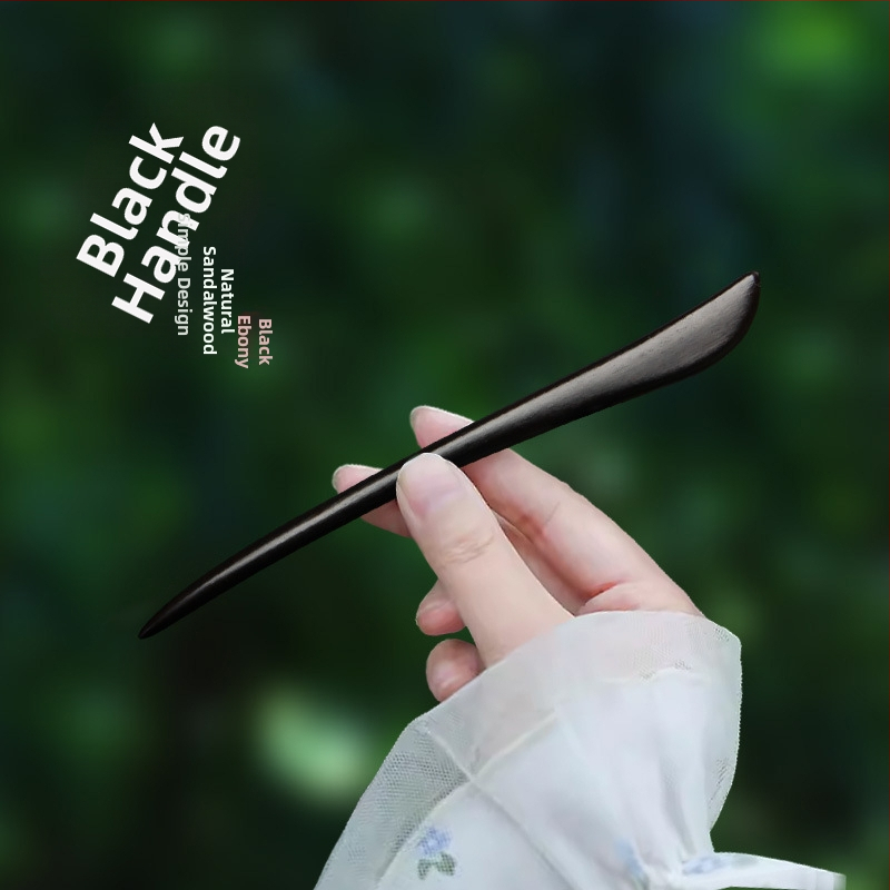 Clema de păr din lemn gravată cu floare de prune, în stil chinezesc (Material: Lemn; Stil: Chinezesc; Procesare: Gravare; Formă: Flori)